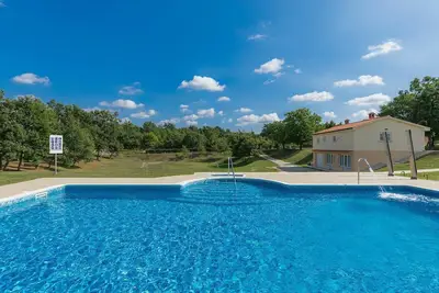 Image de Bel appartement pour 8 personnes avec piscine, Wifi, climatisation, Tv, terrasse et parking