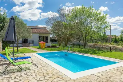 Image de Maison de vacances privée avec piscine privée, climatisation, Wifi, Tv, terrasse, parking