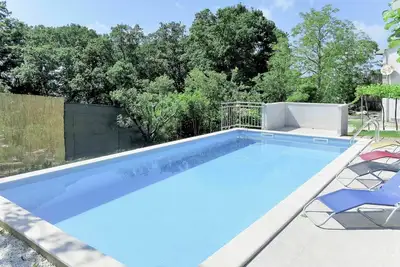 Image de Belle maison de vacances privée avec piscine privée, climatisation, Tv, terrasse et parking