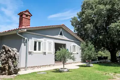 Image de Bel appartement dans une maison de vacances avec climatisation, piscine, Wifi, Tv, patio, parking