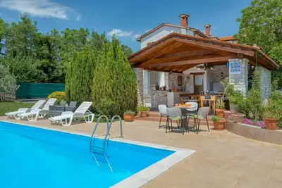 Image de Belle maison de vacances privée avec climatisation, piscine privée, Wifi, Tv, patio, parking
