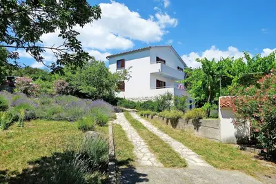 Image de Agréable appartement dans une maison de vacances avec Wifi, Tv, terrasse, animaux admis, parking