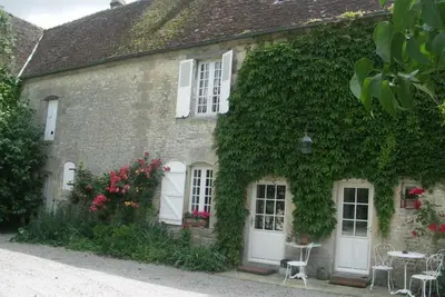 Image de Maison de caractère avec jardin, proche d'Argentan, idéale pour pêche et détente en campagne