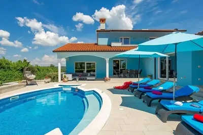 Image de Magnifique maison de vacances privée avec piscine privée, Wifi, climatisation, Tv, patio, parking