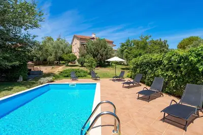 Image de Bel appartement avec climatisation, Wifi, piscine, Tv, terrasse, animaux admis et parking