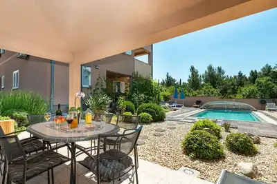 Image de Agréable appartement pour 6 personnes avec Wifi, climatisation, piscine, Tv, terrasse et parking