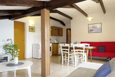 Joli appartement pour 8 personnes avec Wifi, climatisation, Tv, terrasse, animaux admis et parking