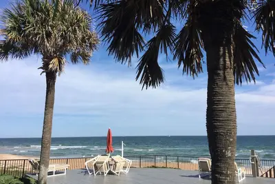 Image de Adorable condo en bord de mer Ă louer pour minimum 2 semaines jusqu'Ă 4 mois
