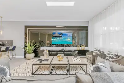 Image de Villa Storey Lake 9 Br avec salle de jeux et théâtre