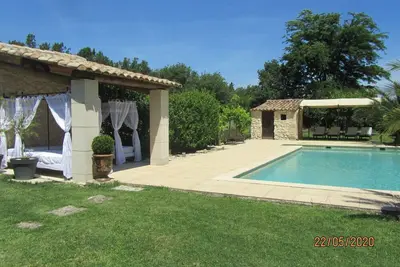 Image de Maison provençal avec piscine