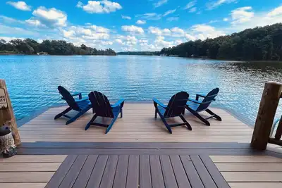 Image de Nouveau! Knot Loggin ’Inn - Charme rustique avec confort moderne et vue sur le lac sans fin