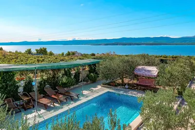 Image de Belle maison de vacances privée avec climatisation, piscine privée, Wifi, Tv, terrasse et parking