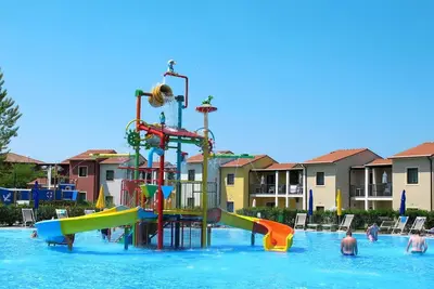 Image de Confortable appartement pour 6 personnes avec piscine, Wifi, climatisation, Tv, terrasse et parking