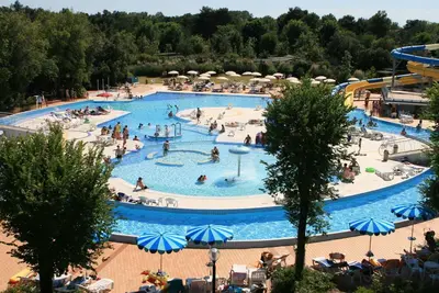 Image de Confortable appartement dans une maison de vacances avec climatisation, Wifi, piscine et terrasse