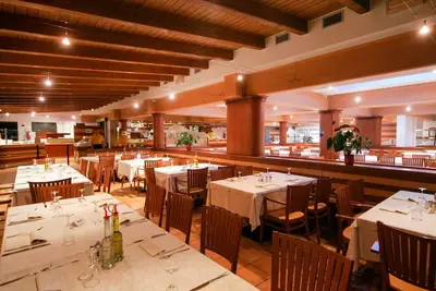 Image de Bel appartement dans une maison de vacances avec piscine, climatisation, Wifi et terrasse