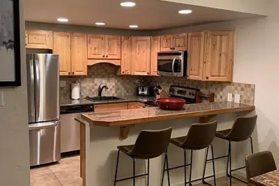 Image de Condo incroyable à la base de la montagne de ski