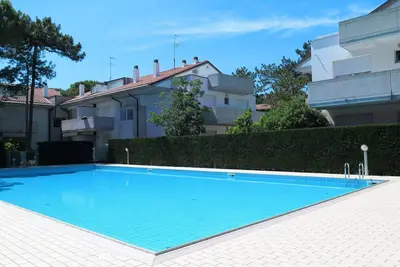 Image de Agréable appartement avec climatisation, Wifi, piscine, Tv, balcon, animaux admis et parking