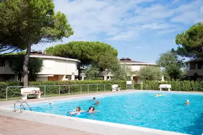 Image de Confortable appartement avec Wifi, piscine, climatisation, Tv, terrasse et animaux admis