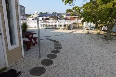 Image de Bungalow + accès à la baie sur le lagon