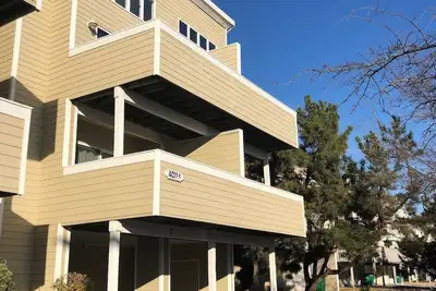 Image de Condo Fenwick Island Beach Block avec piscine. Entièrement rénové! Accès facile à la plage!