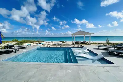 Image de Experience Pure Serenity on a Private Ocean Front Villa w\/ Heated Pool & Gazebo