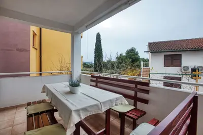 Appartement de deux chambres avec la terrasse Pirovac, Sibenik (A-15320-b)