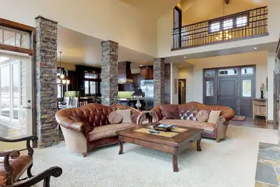 Image de Les familles sont les bienvenues dans ce charmant chalet de golf de Caldera Springs!