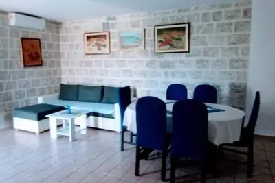 Image de Appartement de deux chambres avec la terrasse Drvenik Mali, Drvenik (A-17910-a)
