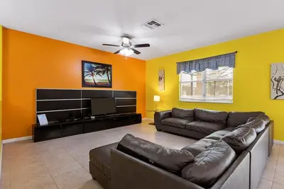 Image de ✦ Villa spacieuse ✦ avec piscine privée et table de billard - Disney à proximité ✦