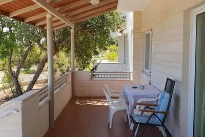 Image de Villa opulente avec balcon