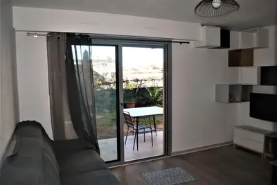 Image de 200m de la plage, 2p lumineux, grand jardin de 85m²