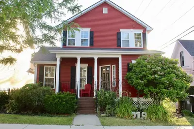 Image de 4 Br House: votre siège social pour Gameday - Près de Nd & quartier branché