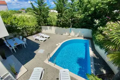 Private pool and Mediterranean garden apt Mia