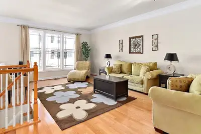 Image de Grande maison de ville de luxe à l'intérieur de la communauté de golf Glen Riddle