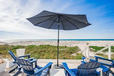 Image de One step and you are on the Beach! Watch Amazing sunsets from 3 decks!