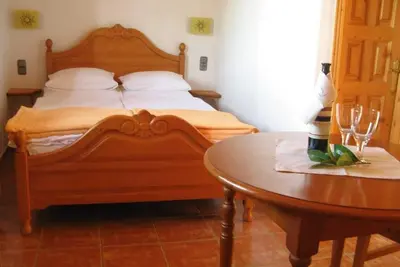 Image de Chambre confortable avec balcon