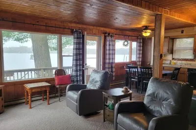 Image de Cozy Cabin - 17 'du rivage et sur un sentier de motoneige