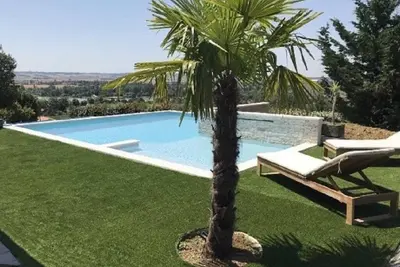 Image de Maison magnifique 240 m2 avec piscine face au lac