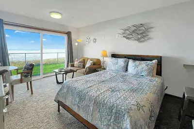 Image de «Reef Witherspoon» - Apportez votre ambition blonde à ce condo en bord de mer!