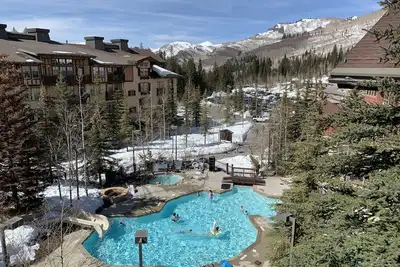 Image de Ski in\/ski out condo with hot tubs, heated pool and more amenities!