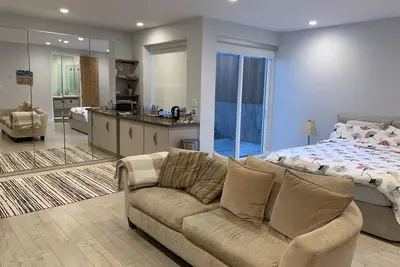 Image de Nouveau studio de luxe dans le quartier de Mission Sf