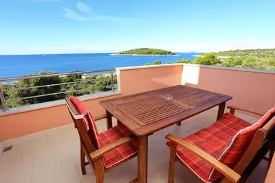 Image de Appartement de deux chambres avec la terrasse et la vue sur le mer Zecevo Rtic, Rogoznica (A-10325-c)