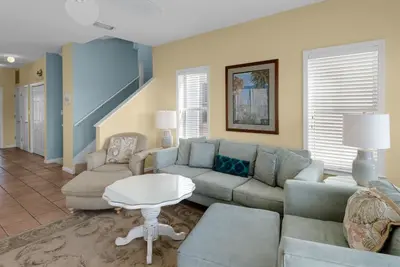 Image de Cottage de 4 chambres situé dans la communauté résidentielle de Seacrest Beach!