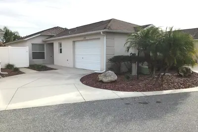 Image de Super Endroit! ! Villa 3 Bdrm 2 Ba avec chariot de golf et barbecue