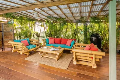 Image de Villa couleurs caraibes avec piscine