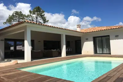Image de Villa de plein pied avec piscine chauffée à Porto-Vecchio