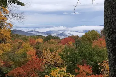 Image de Maison confortable, près de la station de ski de Beech Mtn, vue fantastique à longue portée