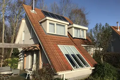 Image de Maison de vacances haut de gamme avec jardin, cheminée et terrasse pour 6 personnes