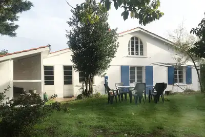 Image de Jolie maison 9 personnes à 500m de la mer - sur 2000m2 de terrain arboré clos