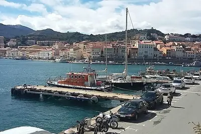 Image de Duplex De 110 M2 Proche Quai Et Commerces, 8 personnes